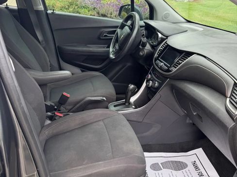 Used 2020 Chevrolet Trax LS w/ Tint and Cruise Package FWD image 6