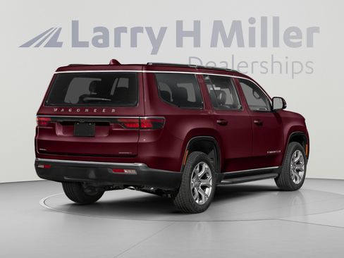 Used 2022 Jeep Wagoneer Series II AWD/4WD image 3
