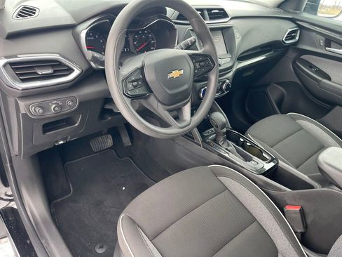 Used 2023 Chevrolet TrailBlazer LT image 5