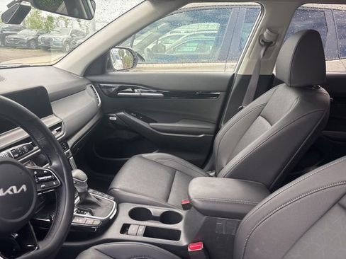 Used 2025 Kia Seltos SX w/ SX Sunroof Package AWD/4WD image 4