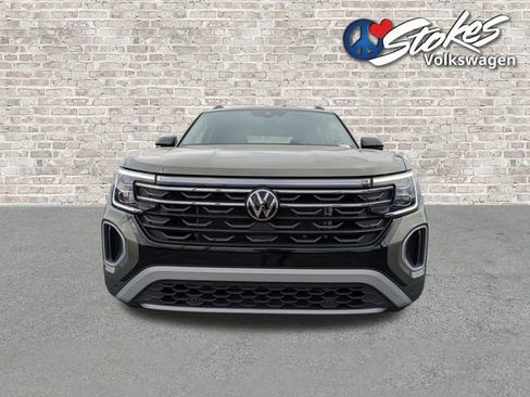 Certified 2025 Volkswagen Atlas Peak Edition SE image 9
