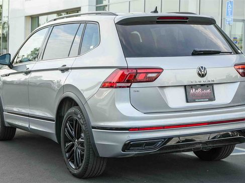 Used 2022 Volkswagen Tiguan SE R-Line image 8