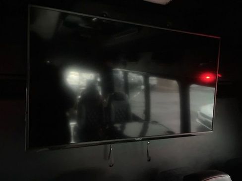 Used 2014 Ford E-350 and Econoline 350 Super Duty image 25