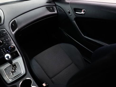 Used 2011 Hyundai Genesis 2.0T image 27