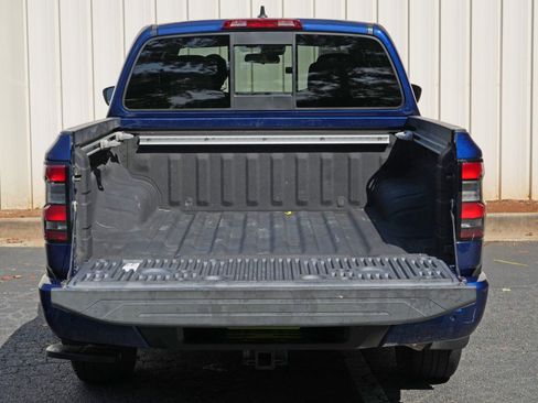 Used 2022 Nissan Frontier Pro-X RWD image 9
