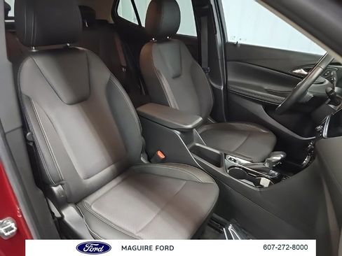 Used 2023 Buick Encore GX Preferred w/ Cold Weather Comfort Package AWD/4WD image 17