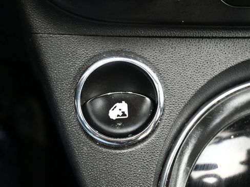 Used 2013 FIAT 500 Gucci FWD image 25