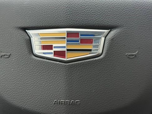 Certified 2025 Cadillac XT6 Premium Luxury w/ Technology Package FWD image 11