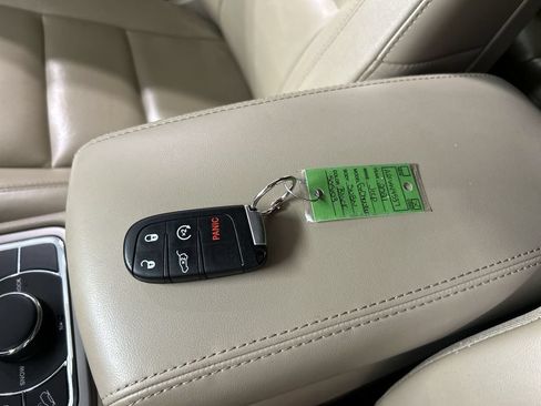 Used 2021 Jeep Grand Cherokee Limited w/ Sun & Sound Group AWD/4WD image 12
