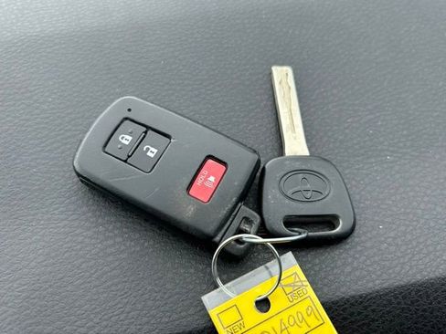 Used 2022 Toyota Tacoma TRD Off-Road w/ Black Out Package (TMS) image 18