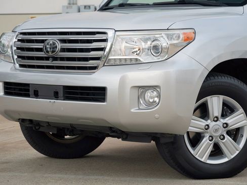 Used 2015 Toyota Land Cruiser AWD/4WD image 22