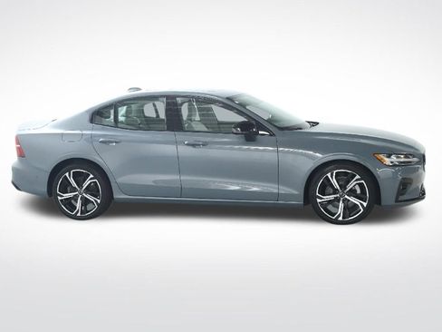 Used 2024 Volvo S60 B5 Plus FWD image 12