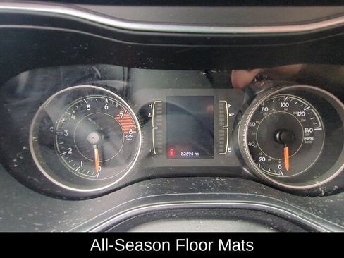 Used 2019 Jeep Cherokee Latitude w/ Cold Weather Group image 11