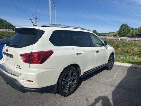 Used 2017 Nissan Pathfinder Platinum AWD/4WD image 16