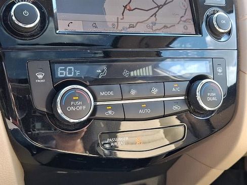 Certified 2019 Nissan Rogue SV w/ Sun & Sound Touring Package AWD/4WD image 16