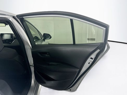 Used 2022 Toyota Corolla LE FWD image 27