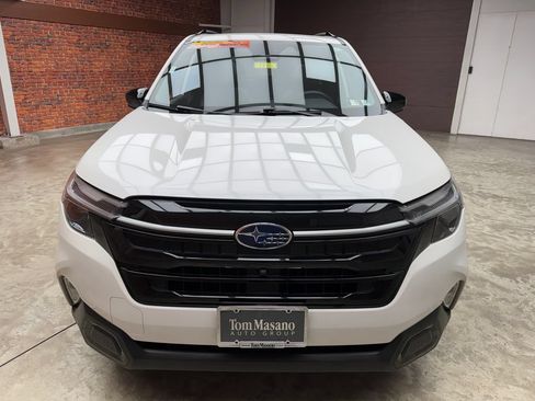 Used 2025 Subaru Forester Touring AWD/4WD image 9