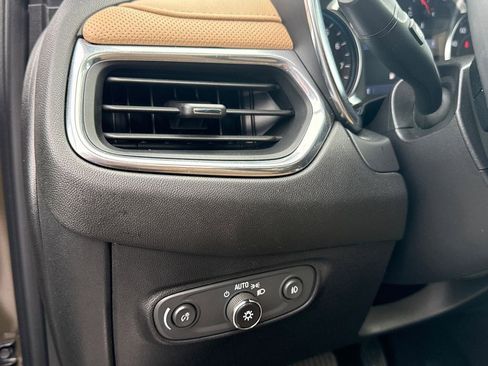 Used 2023 Chevrolet Equinox Premier image 23