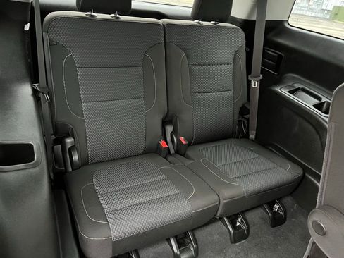 Used 2023 GMC Acadia SLE w/ Driver Convenience Package image 15