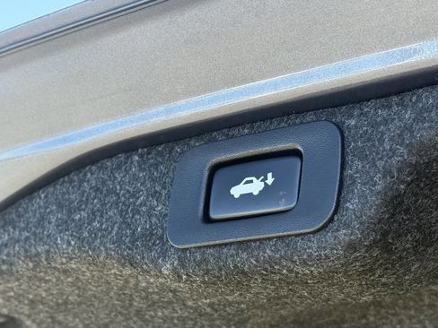 Used 2016 Lexus ES 350 w/ Luxury Package w/Wood Trim FWD image 21