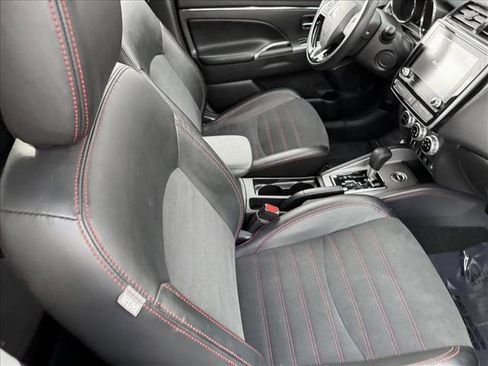 Used 2024 Mitsubishi Outlander Sport SE AWD/4WD image 19