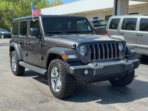 Used 2022 Jeep Wrangler Unlimited Sport AWD/4WD image 2