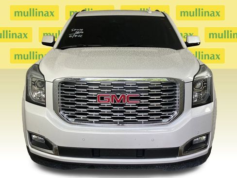 Used 2020 GMC Yukon Denali w/ Denali Premium Package image 15