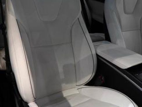 Used 2022 Tesla Model X Plaid image 22