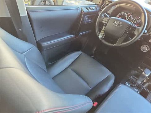 Used 2020 Toyota 4Runner TRD Off-Road Premium image 15