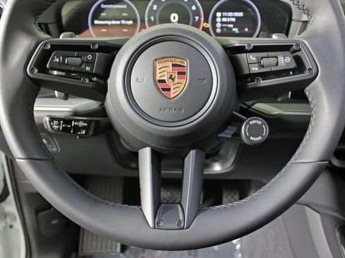 Certified 2026 Porsche Cayenne AWD/4WD image 24