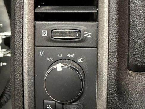 Used 2022 RAM 1500 Tradesman w/ Chrome Appearance Group image 19