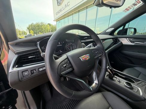 Used 2024 Cadillac XT6 Sport w/ Technology Package AWD/4WD image 12
