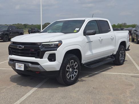 Used 2025 Chevrolet Colorado Z71 image 7