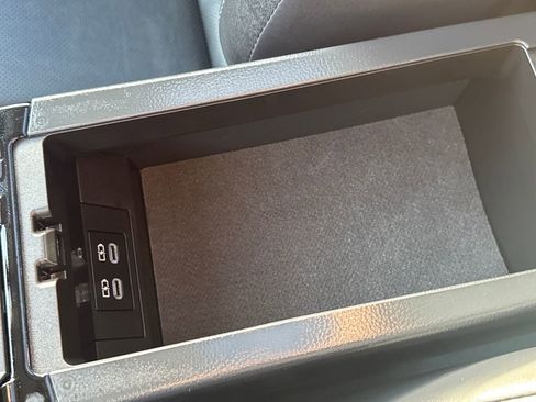 Used 2024 Toyota Prius Limited image 27