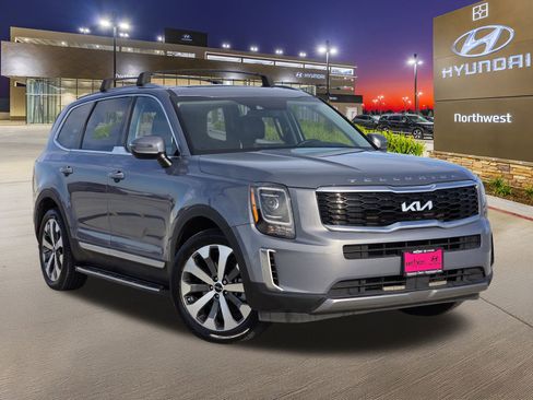Used 2022 Kia Telluride S image 3