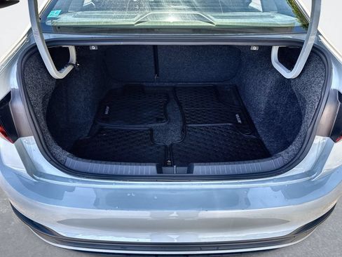 Used 2023 Volkswagen Jetta SE w/ Panoramic Sunroof Package FWD image 18