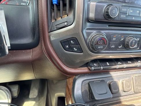Used 2017 Chevrolet Silverado 1500 High Country AWD/4WD image 4