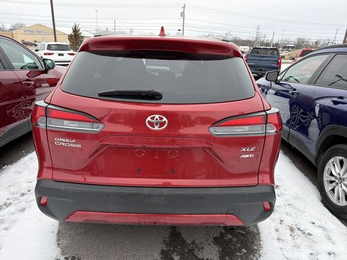 Used 2023 Toyota Corolla Cross XLE image 6
