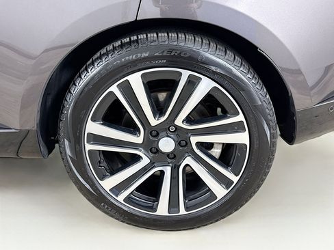 Used 2023 Land Rover Range Rover SE AWD/4WD image 32