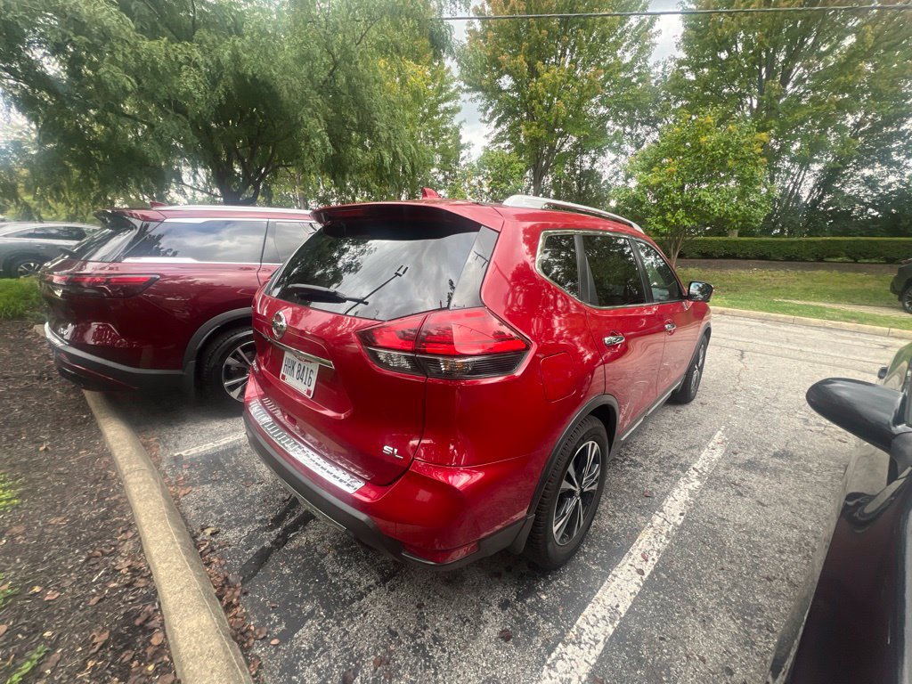 Used 2017 Nissan Rogue SL w/ SL Premium Package FWD image 6