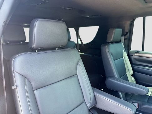 Used 2023 Chevrolet Suburban Z71 w/ Luxury Package image 27