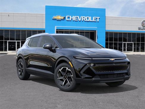 New 2026 Chevrolet Equinox EV LT image 7