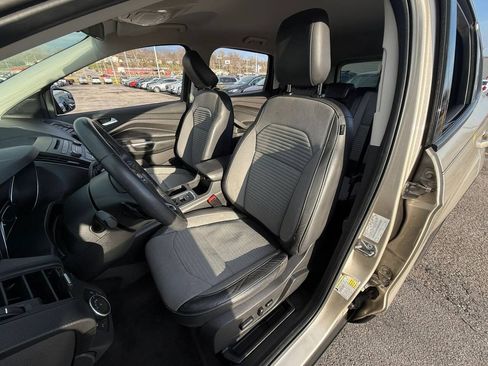 Used 2018 Ford Escape SE w/ SE Sport Appearance Package AWD/4WD image 9