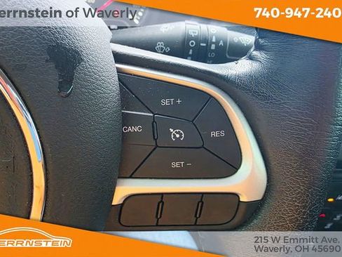 Used 2021 Jeep Renegade Latitude w/ Convenience Group AWD/4WD image 12