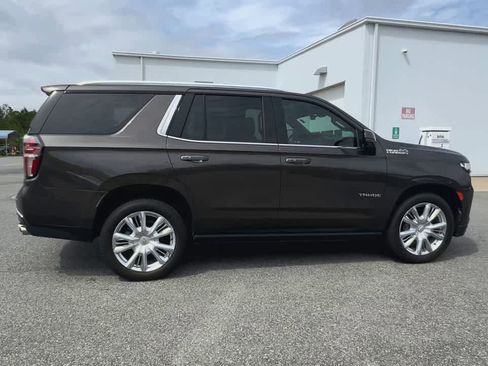 Used 2021 Chevrolet Tahoe High Country w/ Premium Package image 9