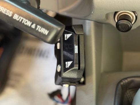 Used 2010 Toyota Tacoma 4x4 Access Cab V6 image 11