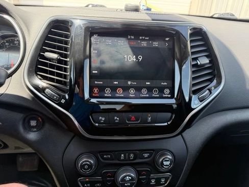 Used 2021 Jeep Cherokee Limited AWD/4WD image 23