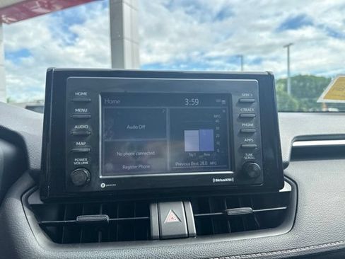 Used 2022 Toyota RAV4 LE AWD/4WD image 16