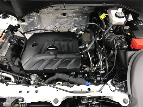 Used 2023 Buick Encore GX Essence w/ Experience Buick Package FWD image 25