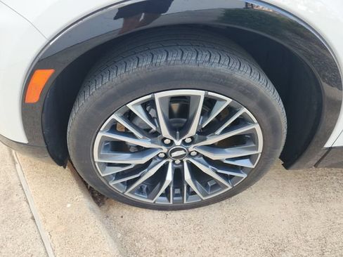 Used 2024 Cadillac XT4 Sport FWD image 8